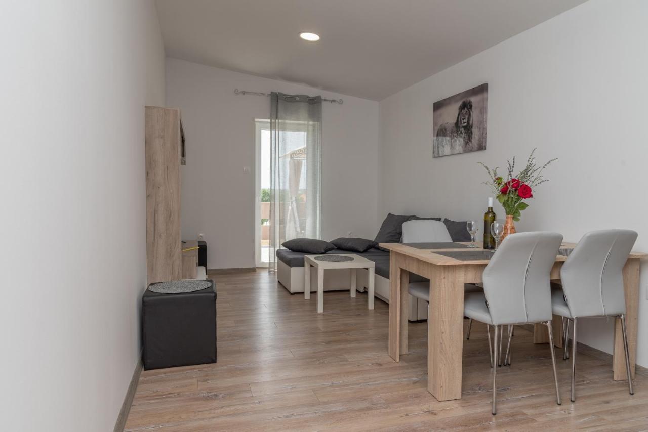 Apartmani Krzak Nin Eksteriør billede