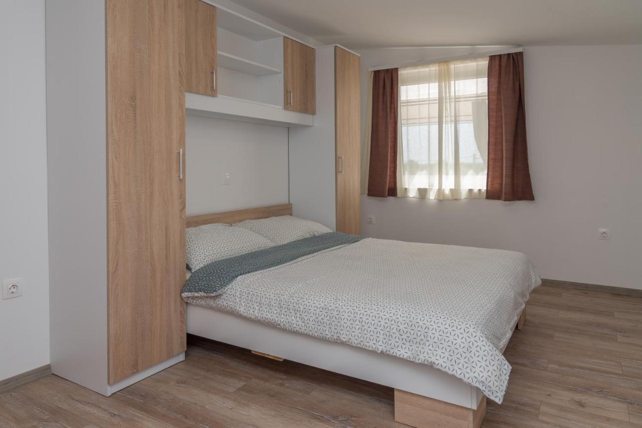 Apartmani Krzak Nin Eksteriør billede