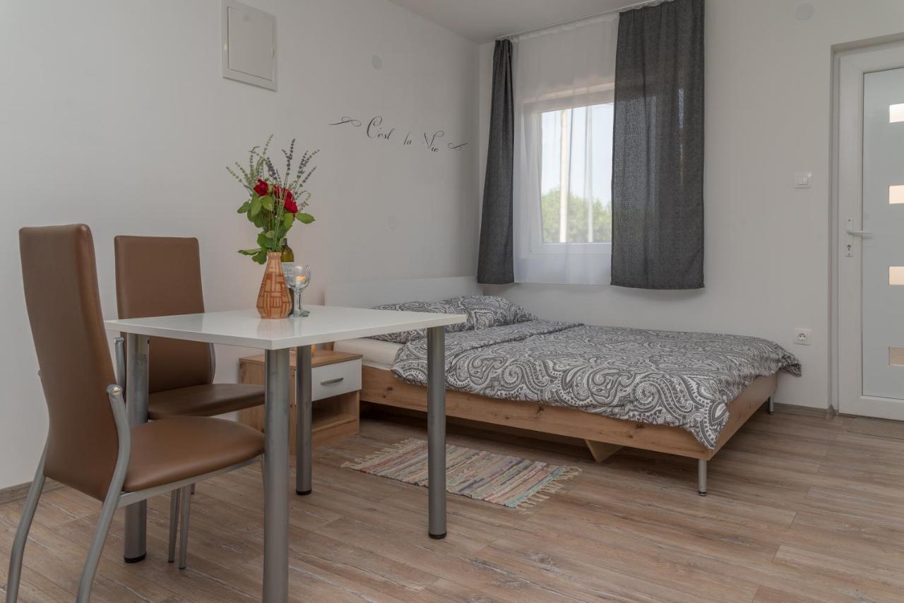 Apartmani Krzak Nin Eksteriør billede