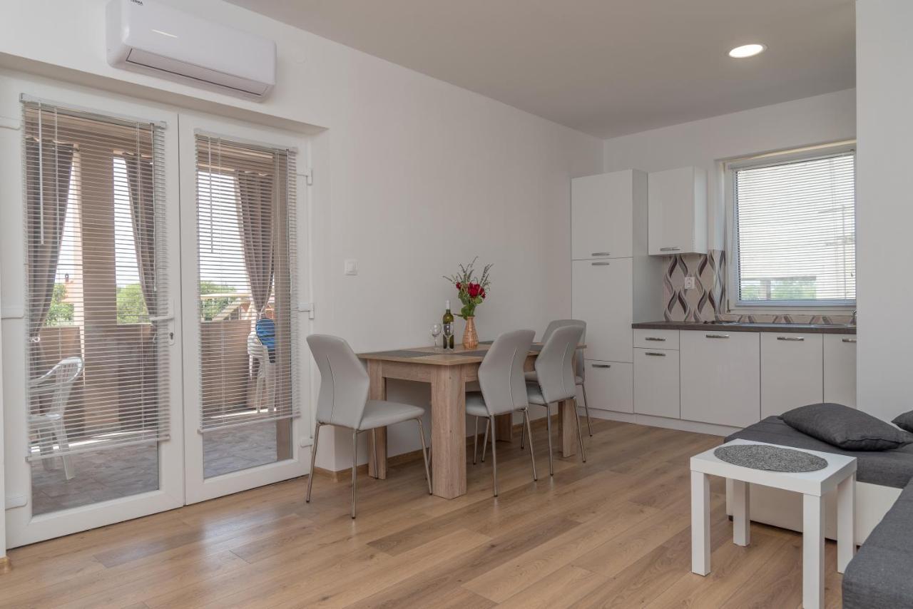 Apartmani Krzak Nin Eksteriør billede